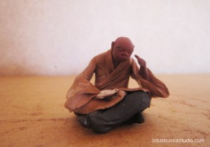 6-bonsai-figurine-110413A